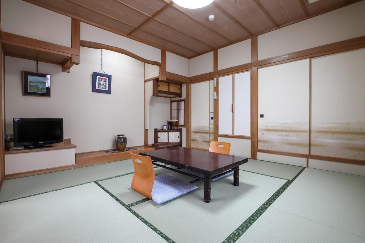 Tsukasaya Ryokan Tsuruoka Exterior foto